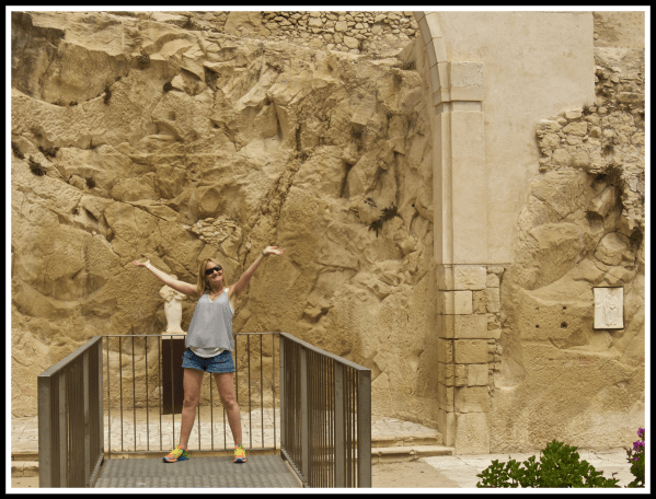 Sarah and the castle 3.png Sarah and the castle 3