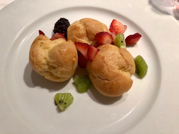 Profiteroles.jpg Profiteroles